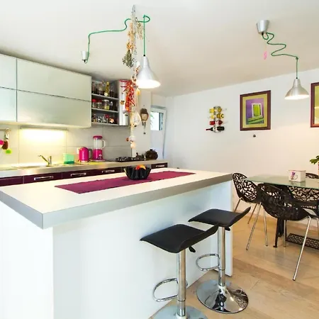 In Mit Terrasse Und Grill By Interhome * Rijeka